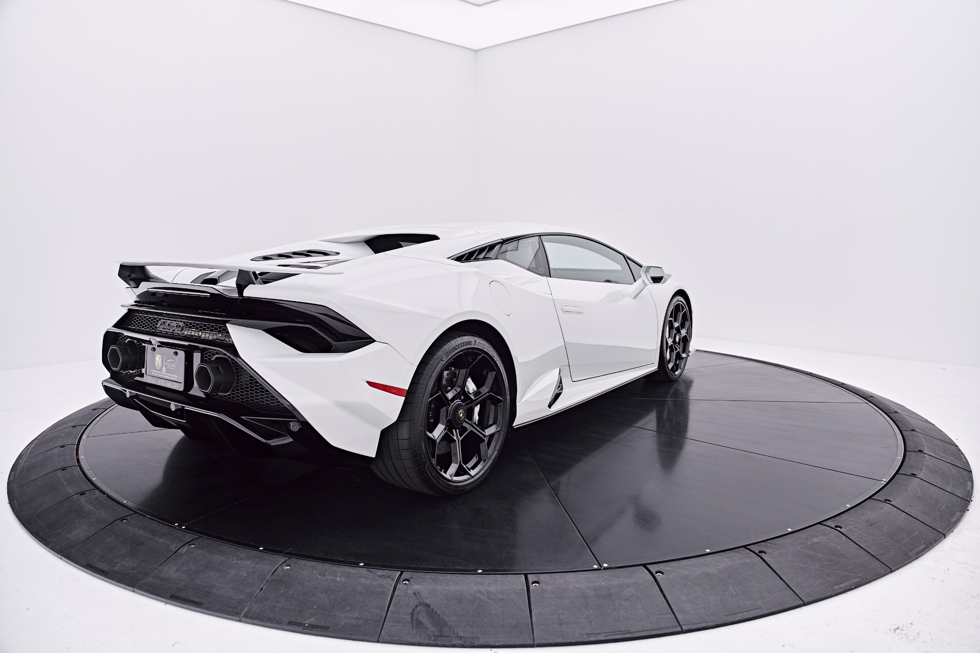 2023 Lamborghini Huracan Tecnica