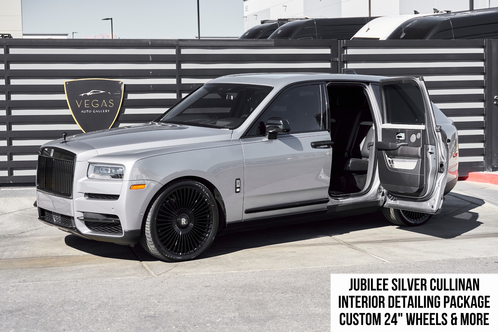 2023 Rolls-Royce Cullinan -'s photo
