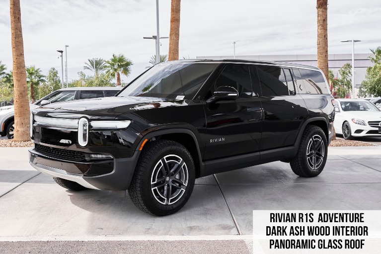 2025 Rivian R1S Adventure's photo