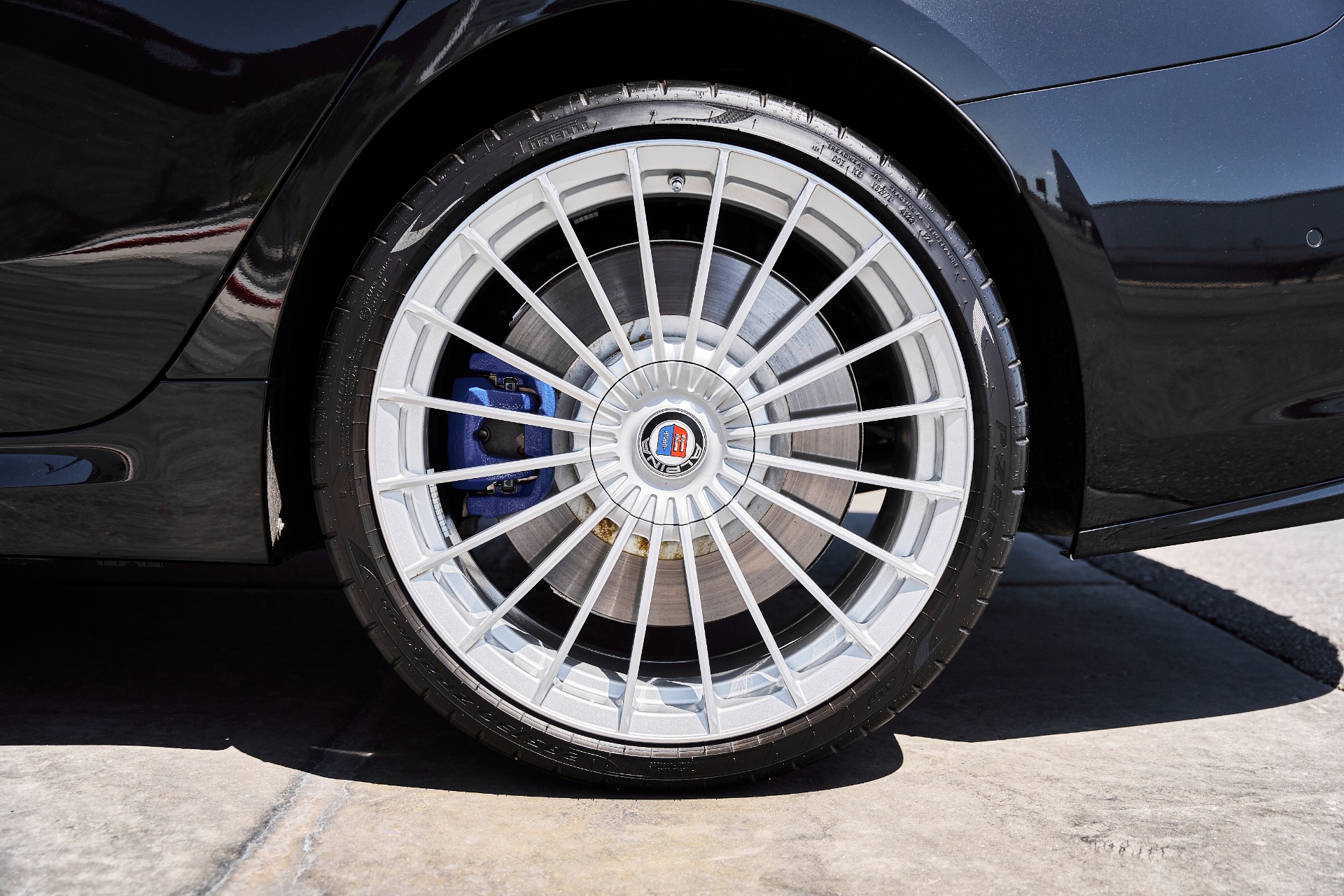 2025 BMW 8 Series Alpina B8 - Photo 26