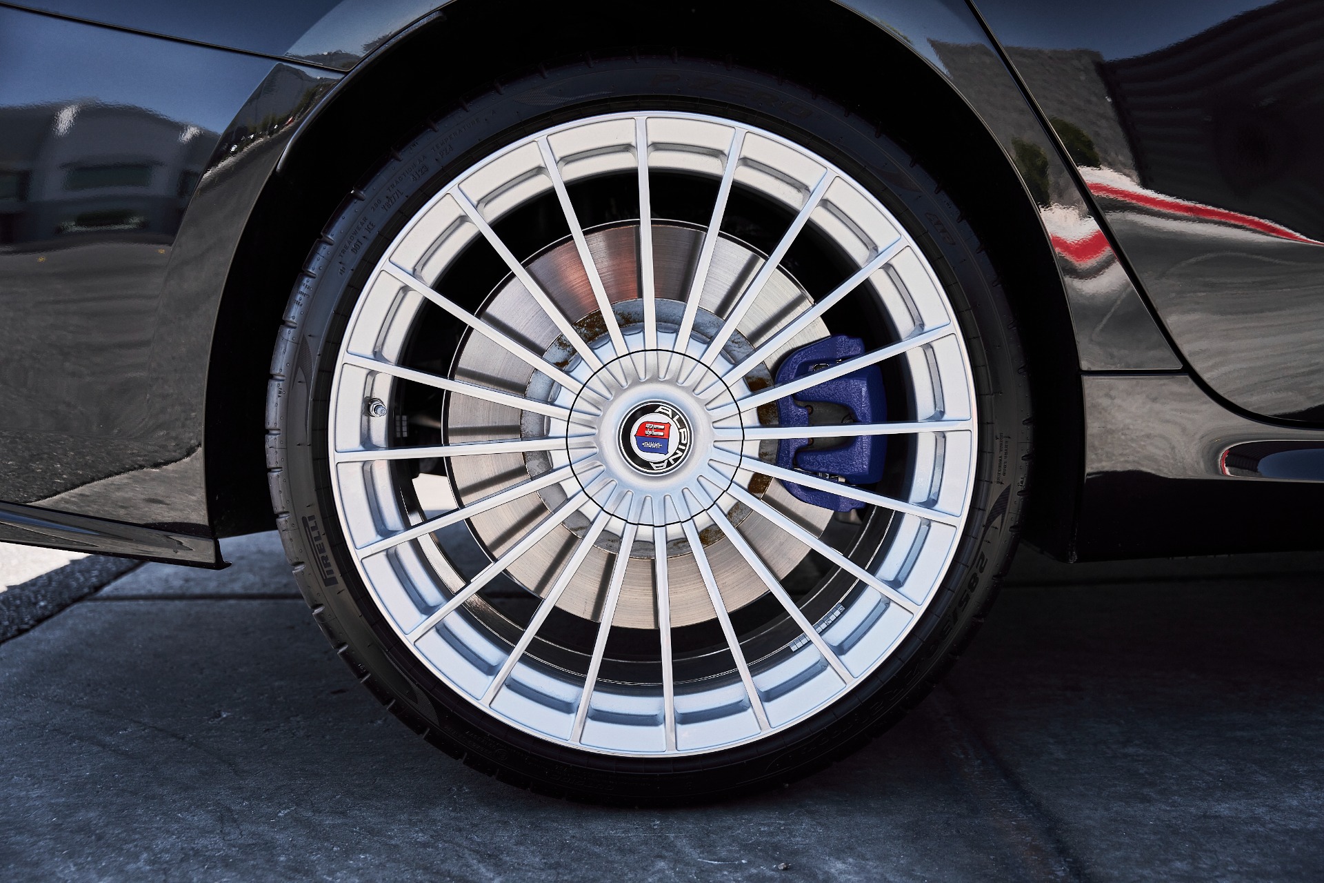 2025 BMW 8 Series Alpina B8 - Photo 27