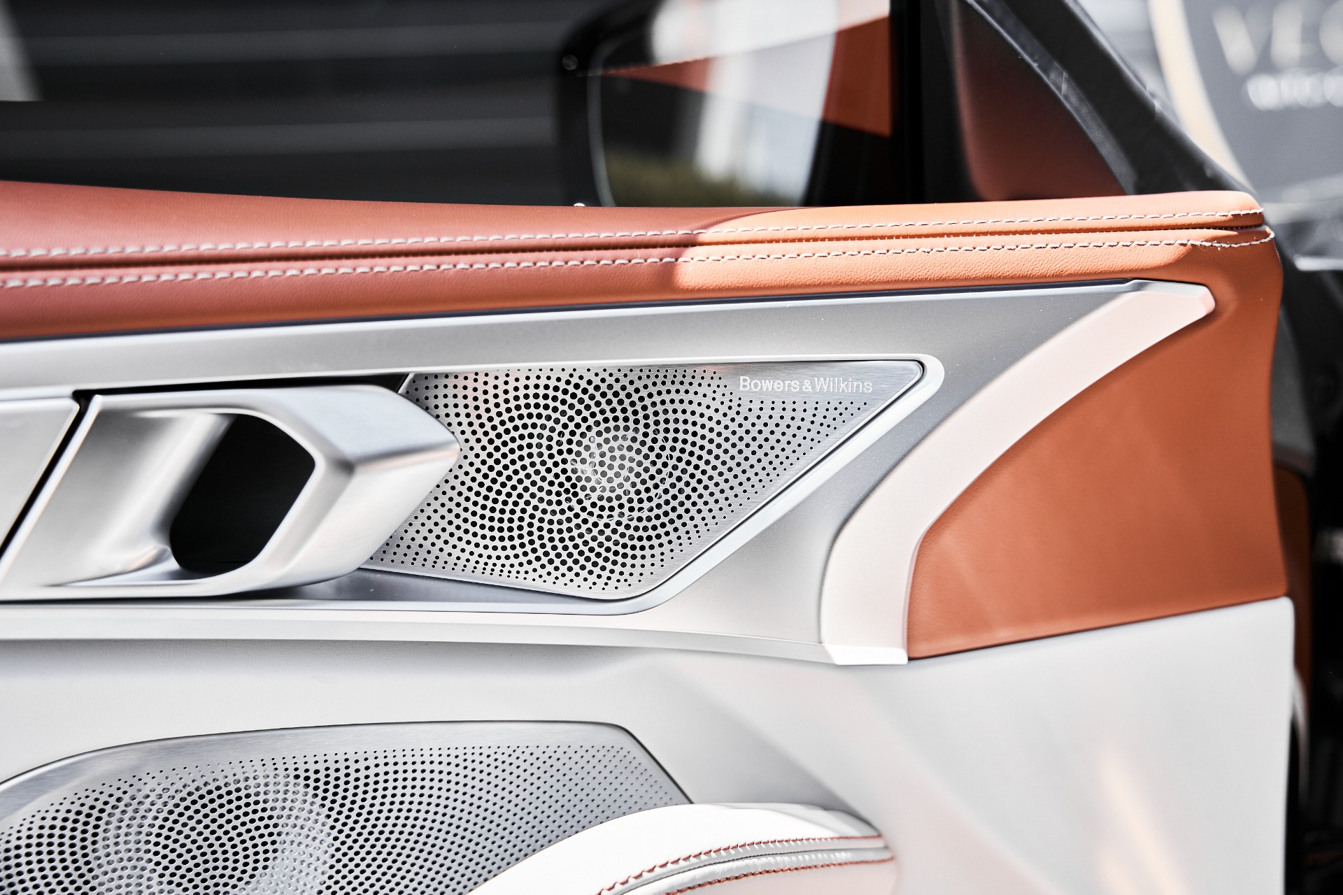2025 BMW 8 Series Alpina B8 - Photo 41