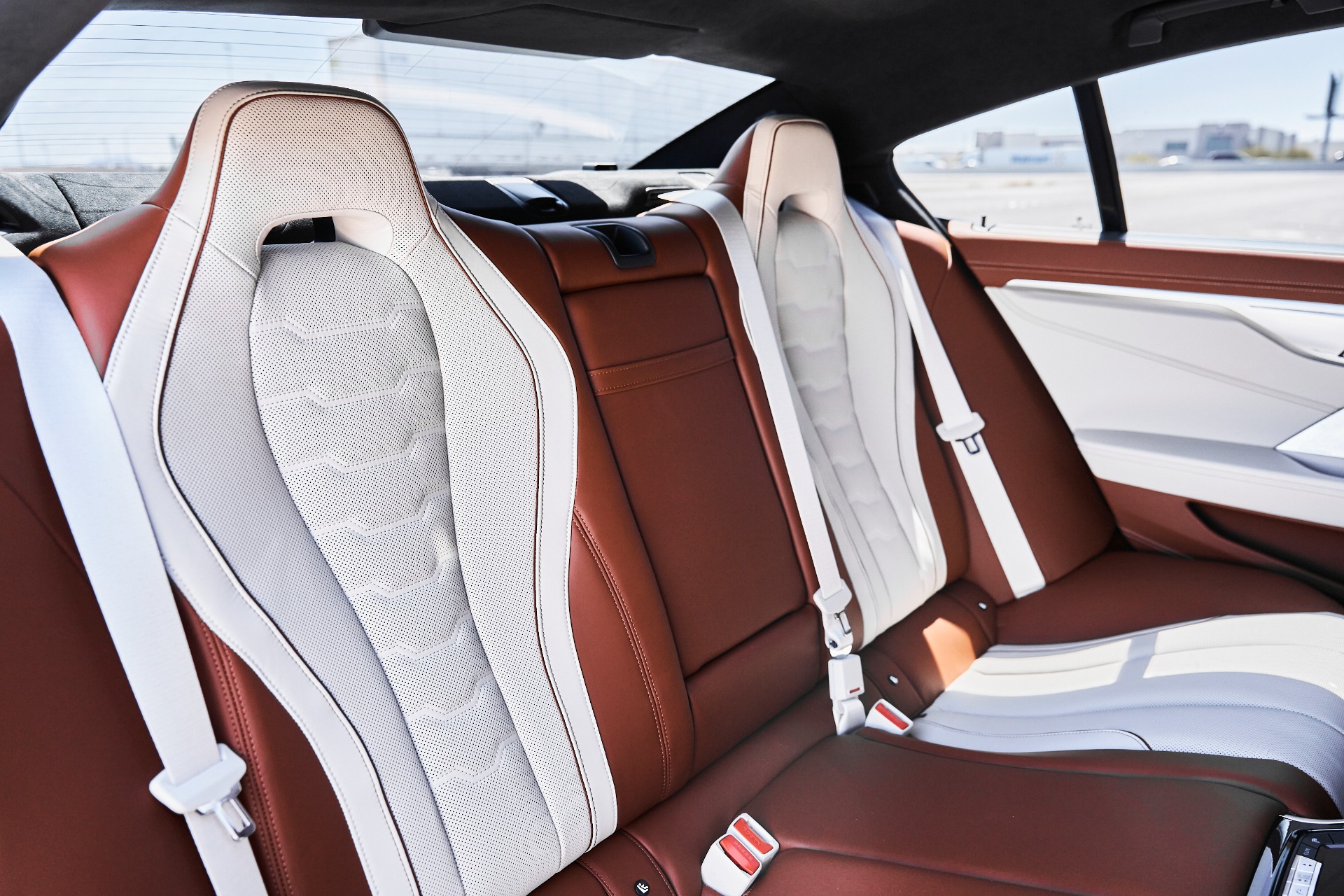 2025 BMW 8 Series Alpina B8 - Photo 49