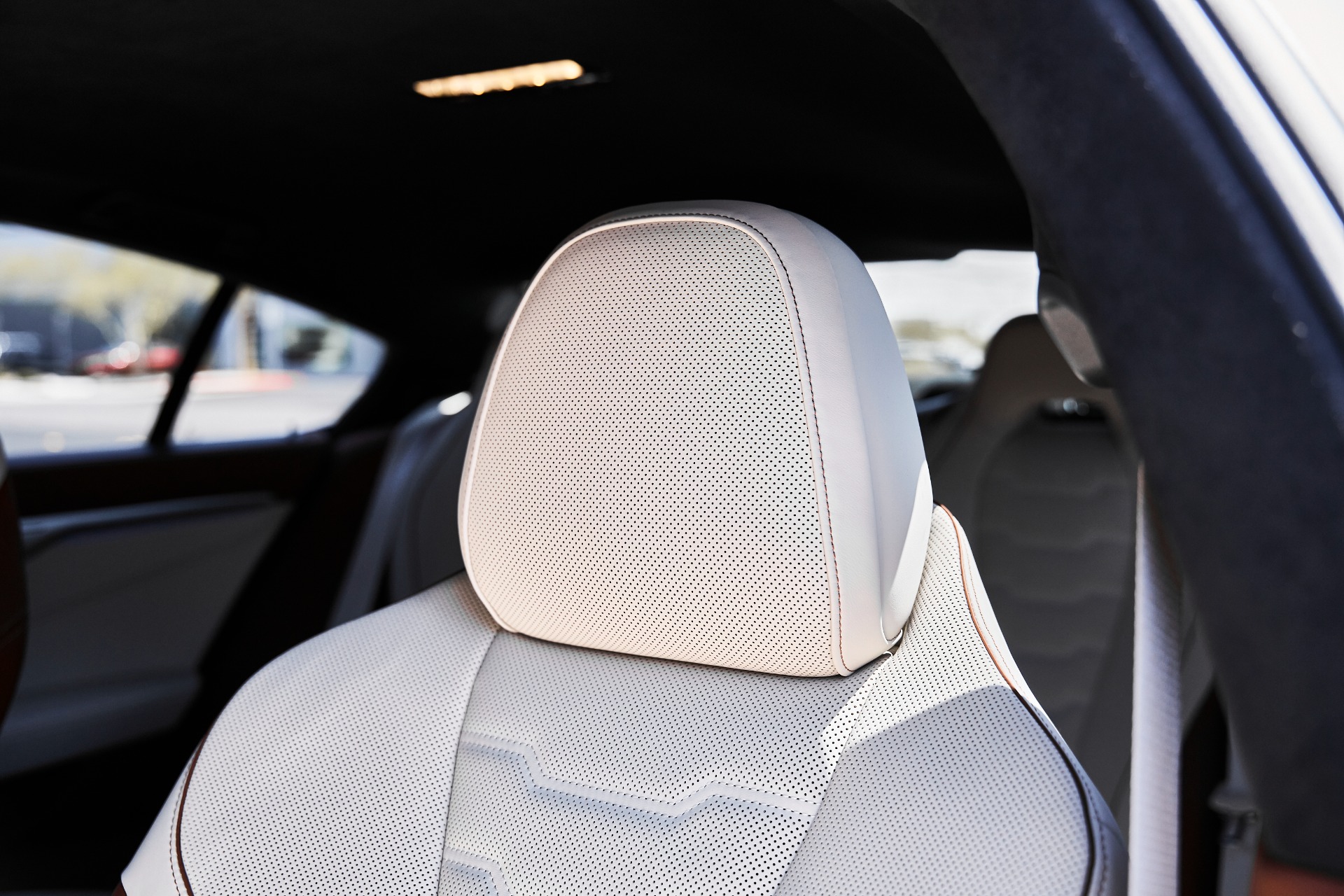 2025 BMW 8 Series Alpina B8 - Photo 52
