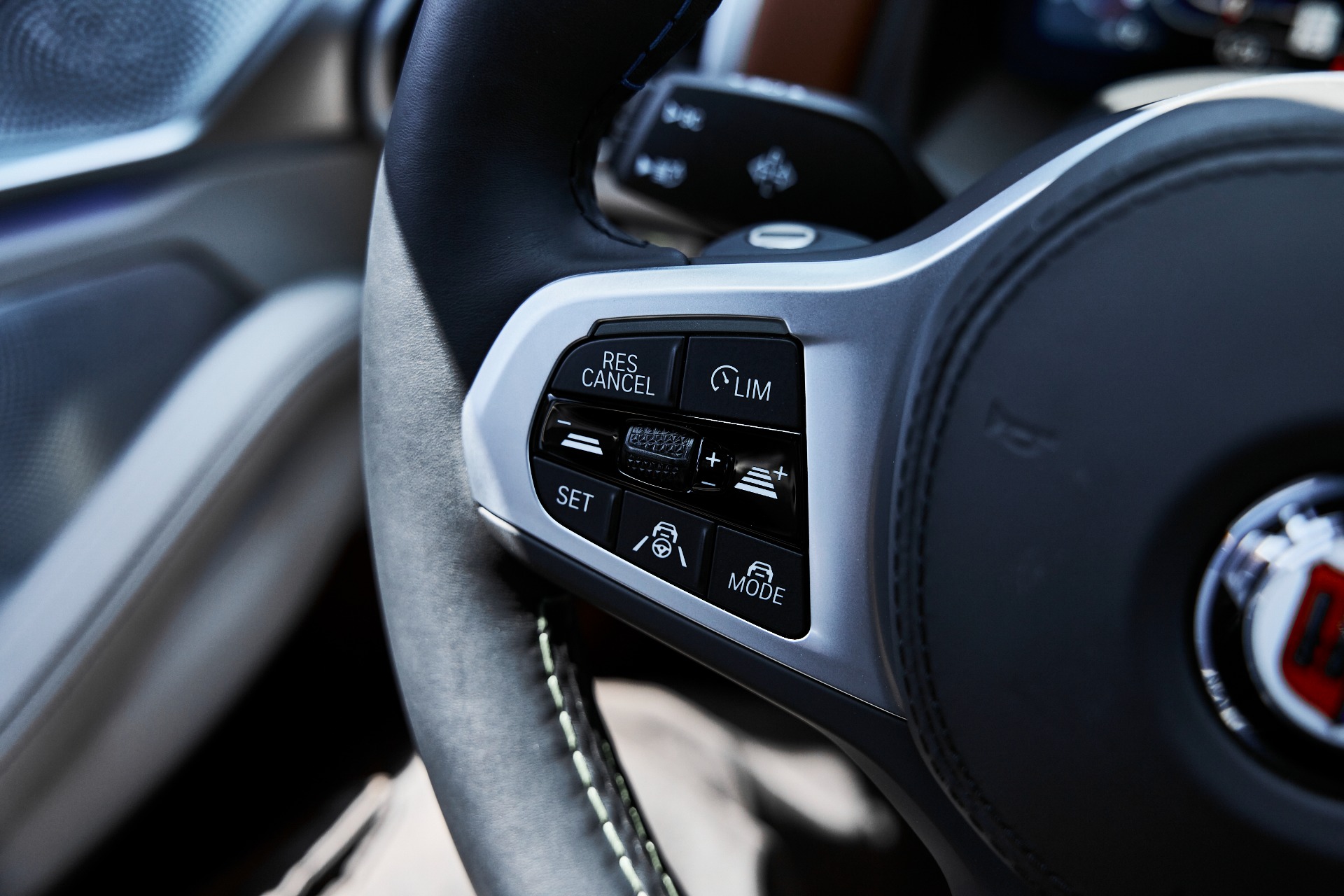 2025 BMW 8 Series Alpina B8 - Photo 62