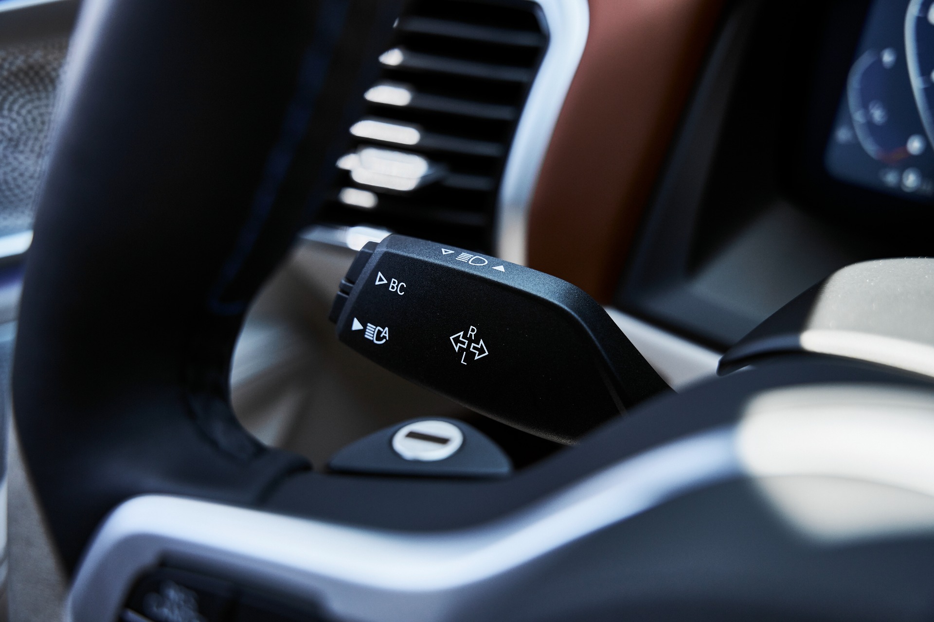 2025 BMW 8 Series Alpina B8 - Photo 64
