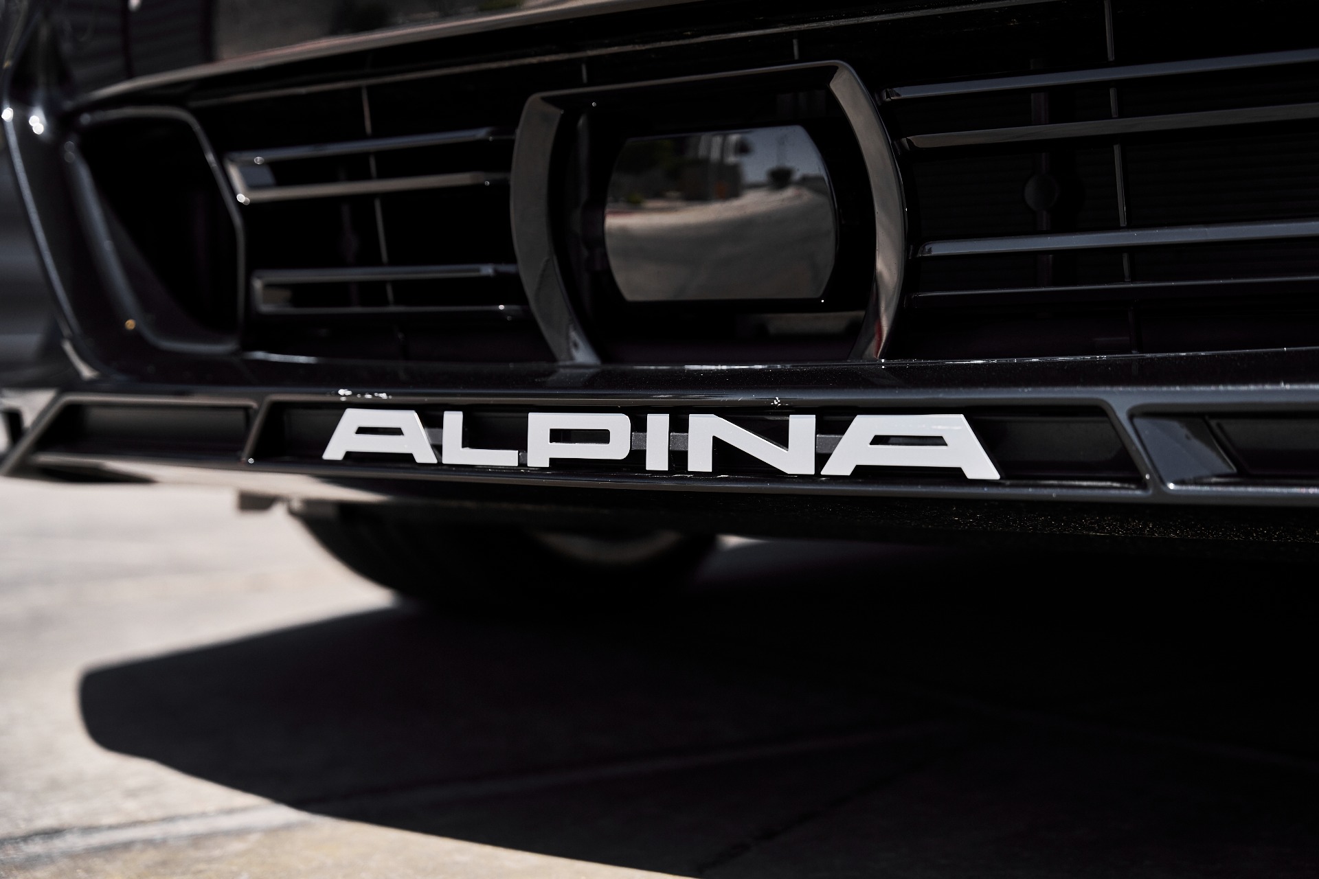2025 BMW 8 Series Alpina B8 - Photo 7