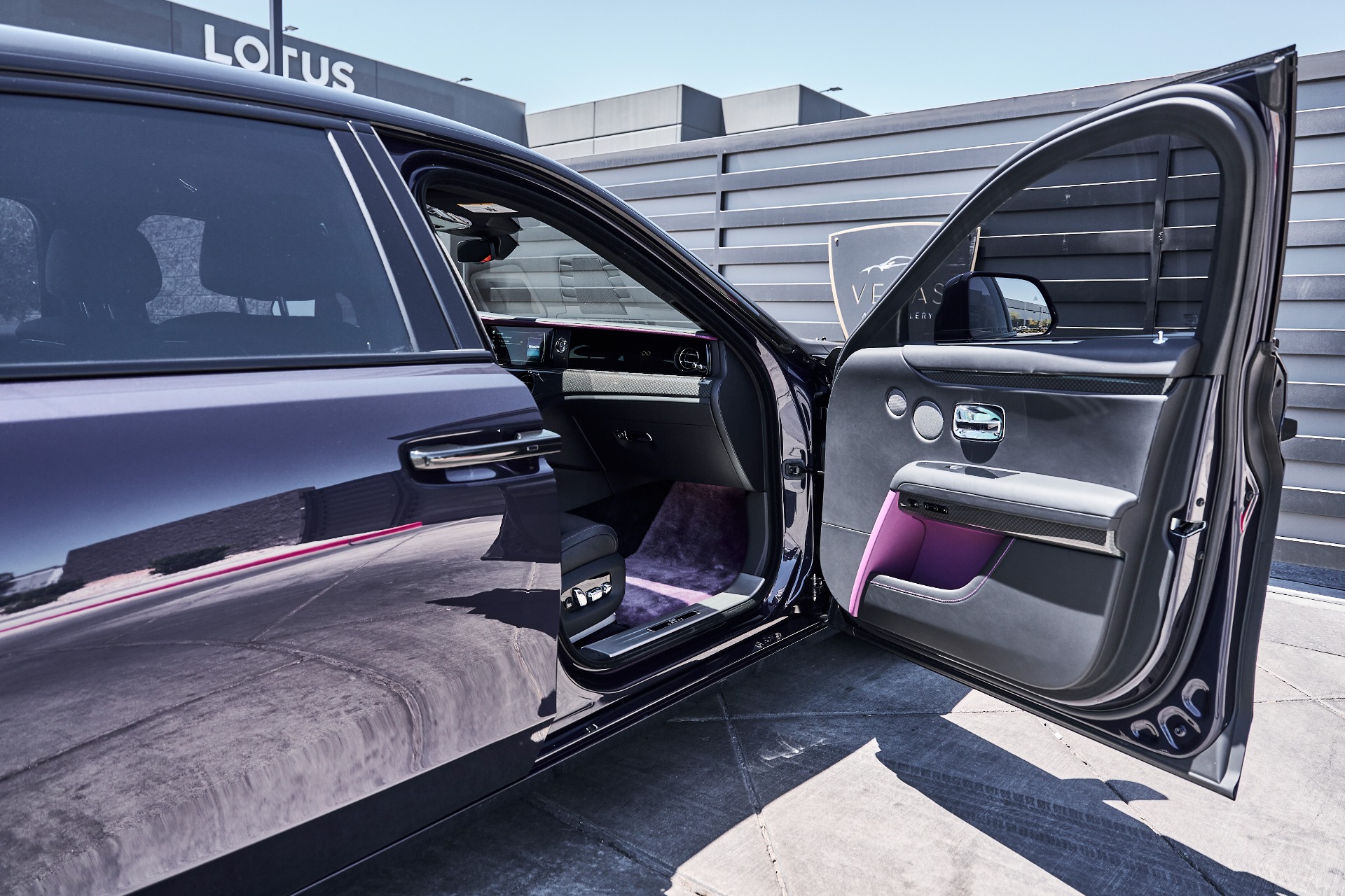2024 Rolls-Royce Ghost Black Badge - Photo 24