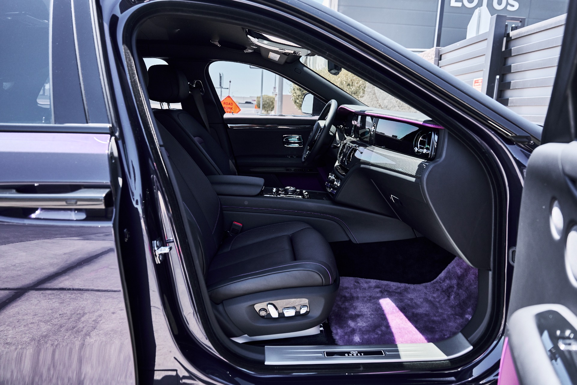 2024 Rolls-Royce Ghost Black Badge - Photo 25