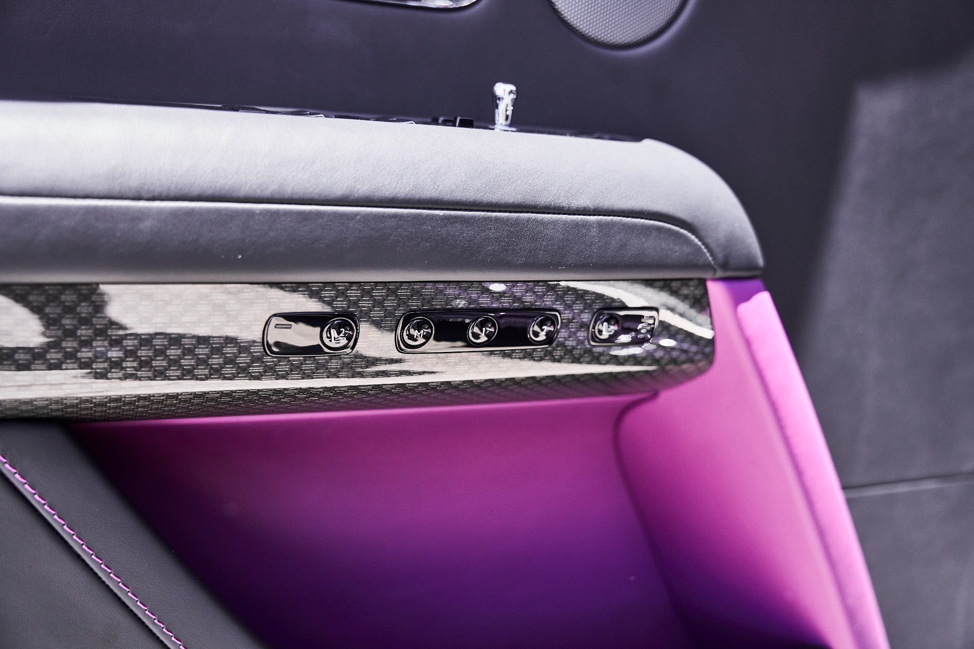 2024 Rolls-Royce Ghost Black Badge - Photo 41