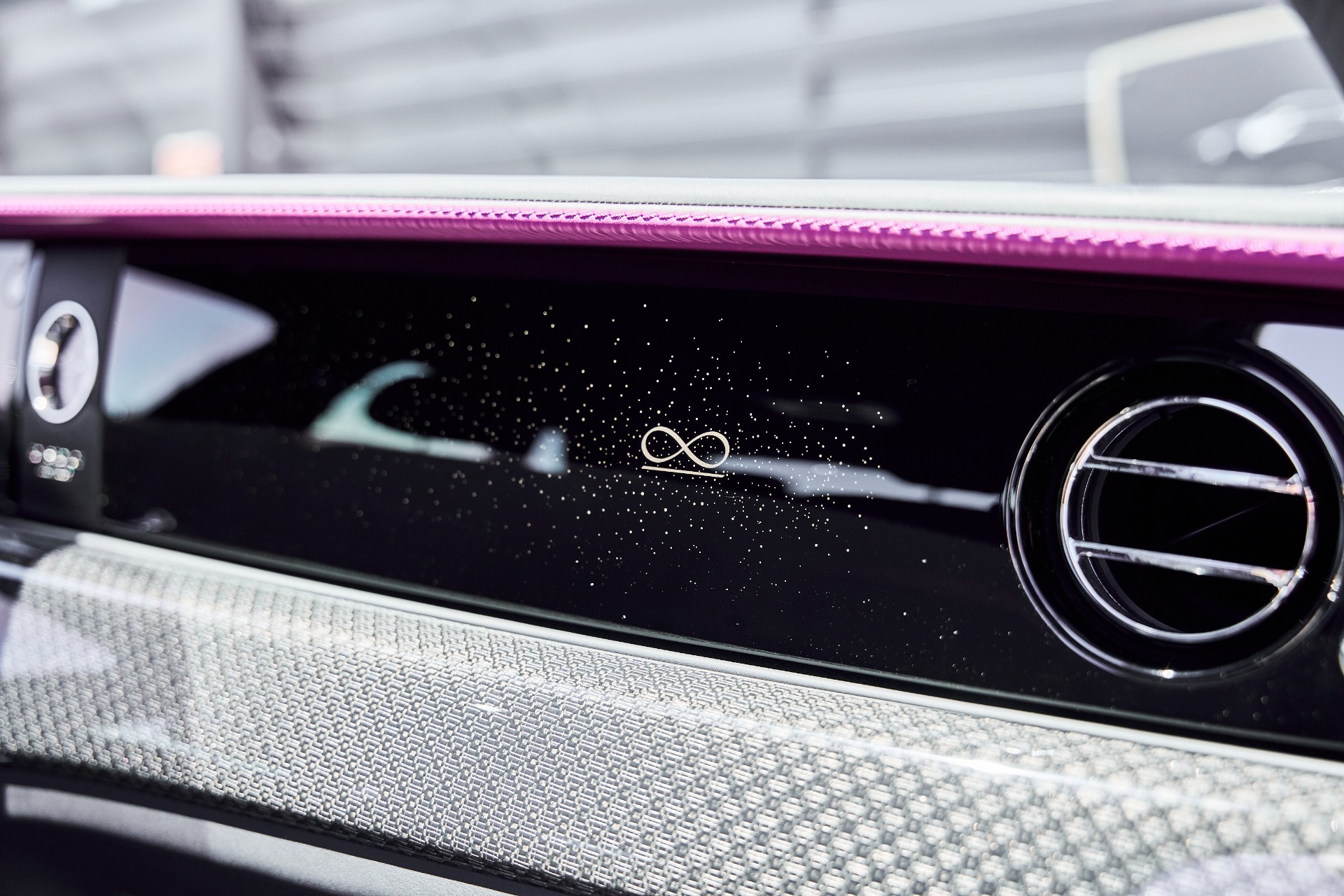 2024 Rolls-Royce Ghost Black Badge - Photo 50