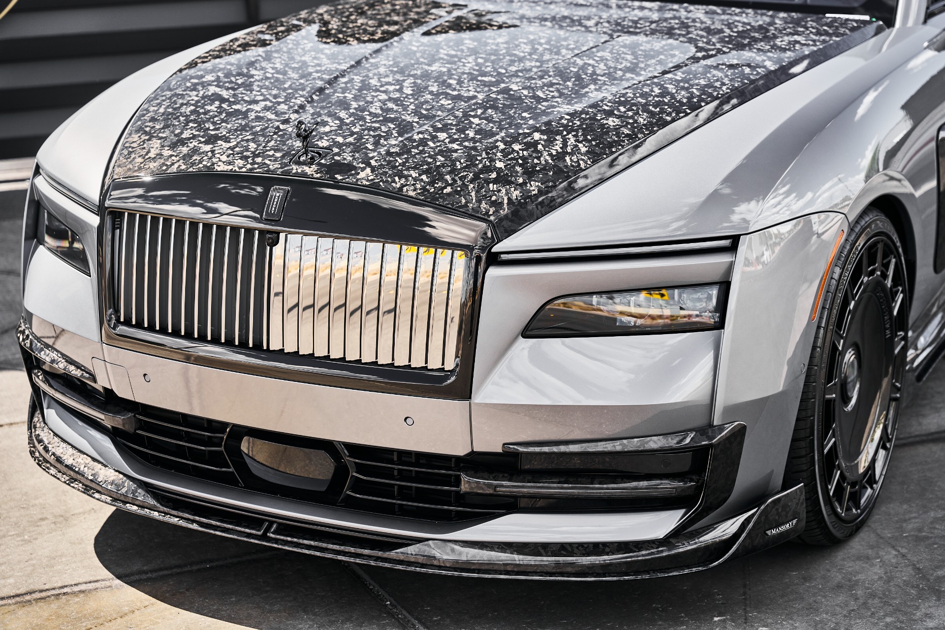 2025 Rolls-Royce Spectre Black Badge - Photo 6