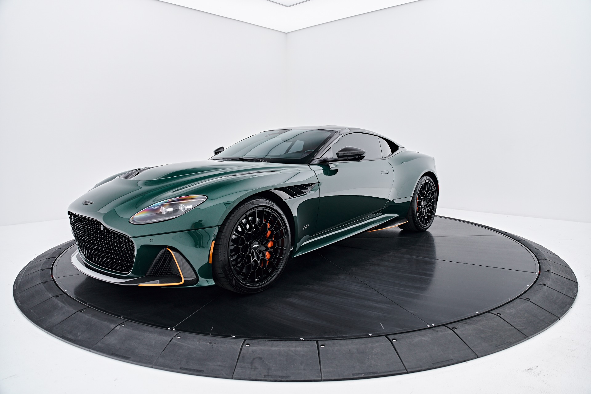 2023 Aston Martin DBS Ultimate