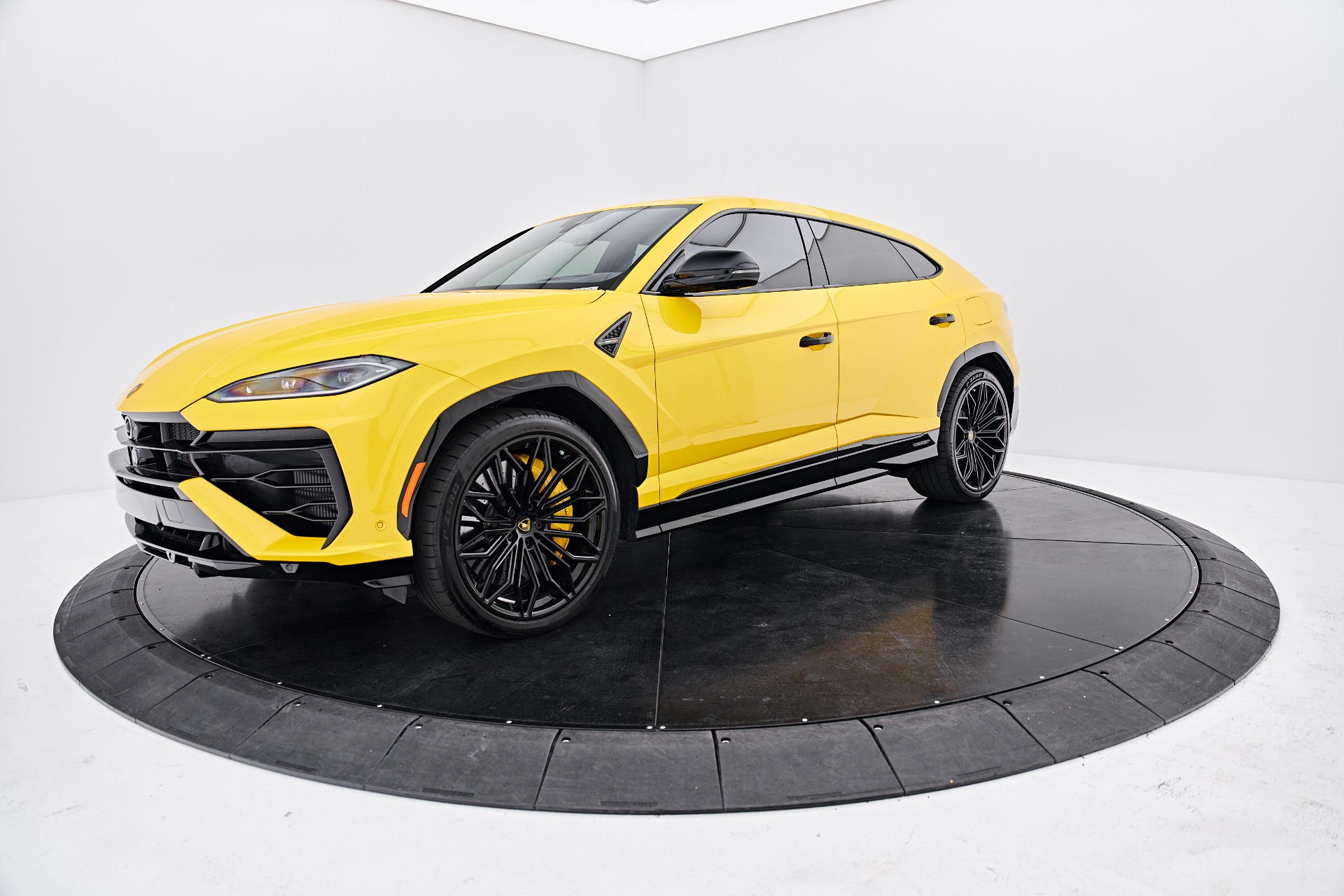 2025 Lamborghini Urus SE