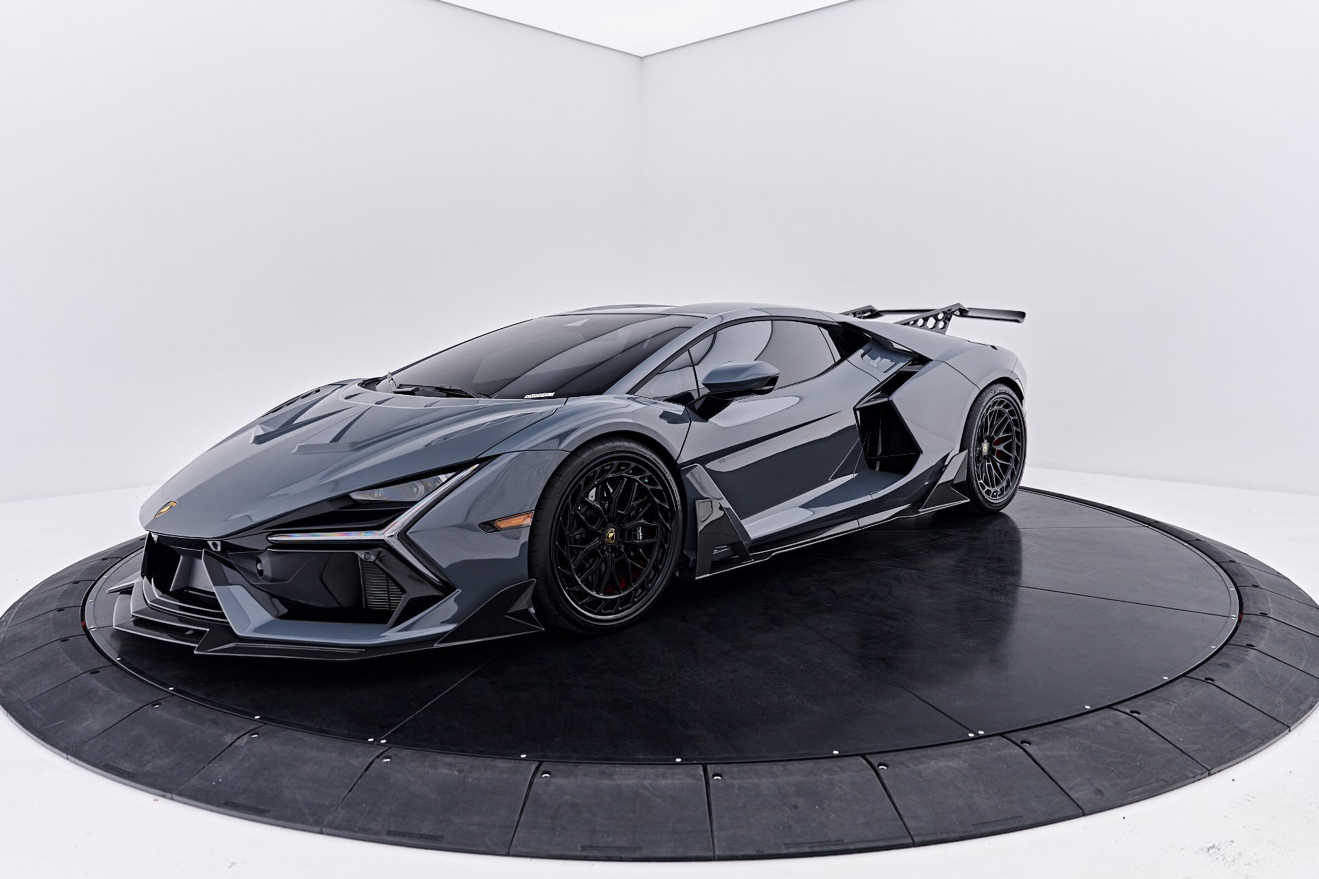 2024 Lamborghini Revuelto