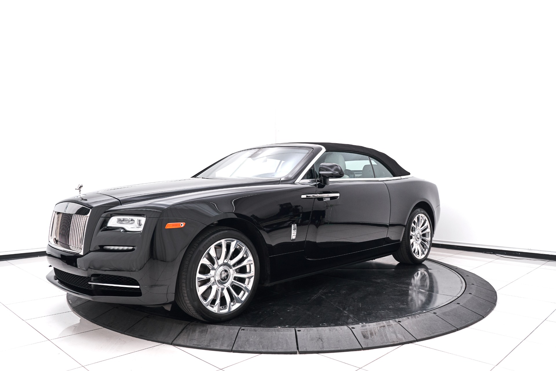 Used-2019-Rolls-Royce-Dawn-