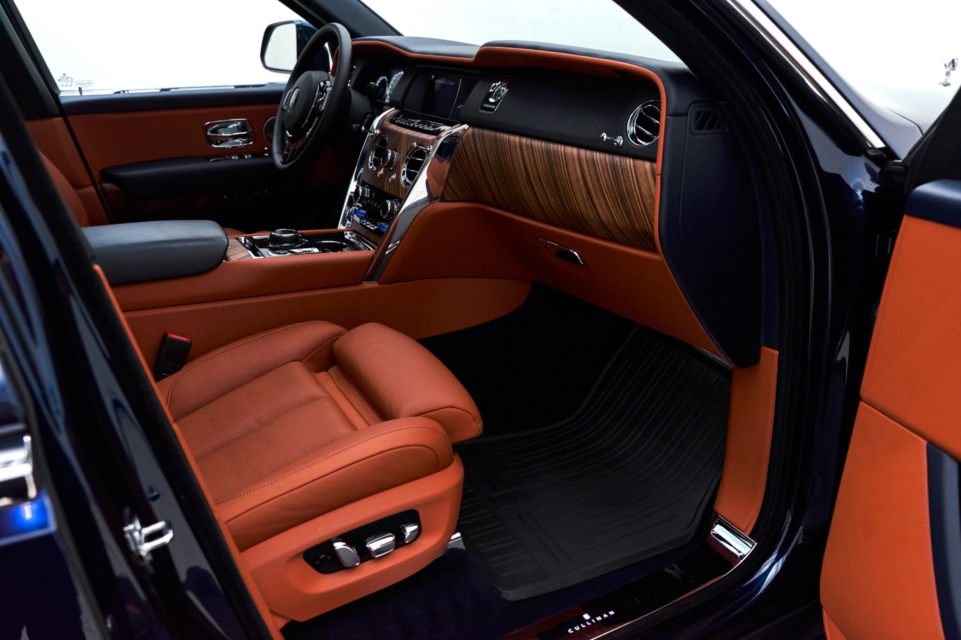 Used 2019 Rolls-Royce Cullinan Base For Sale (Sold) | Lotus Used 2019 Rolls-Royce Cullinan Base For Sale (Sold) | Lotus